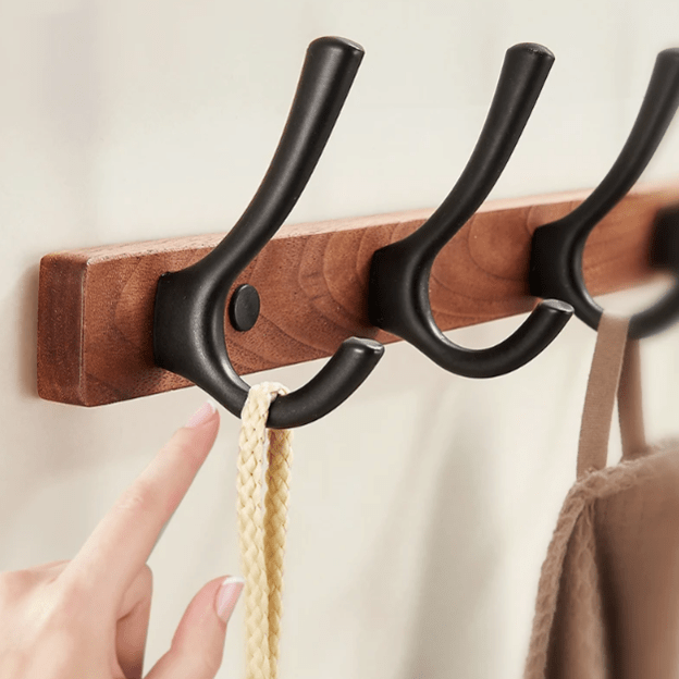 Tomé Towel Rack